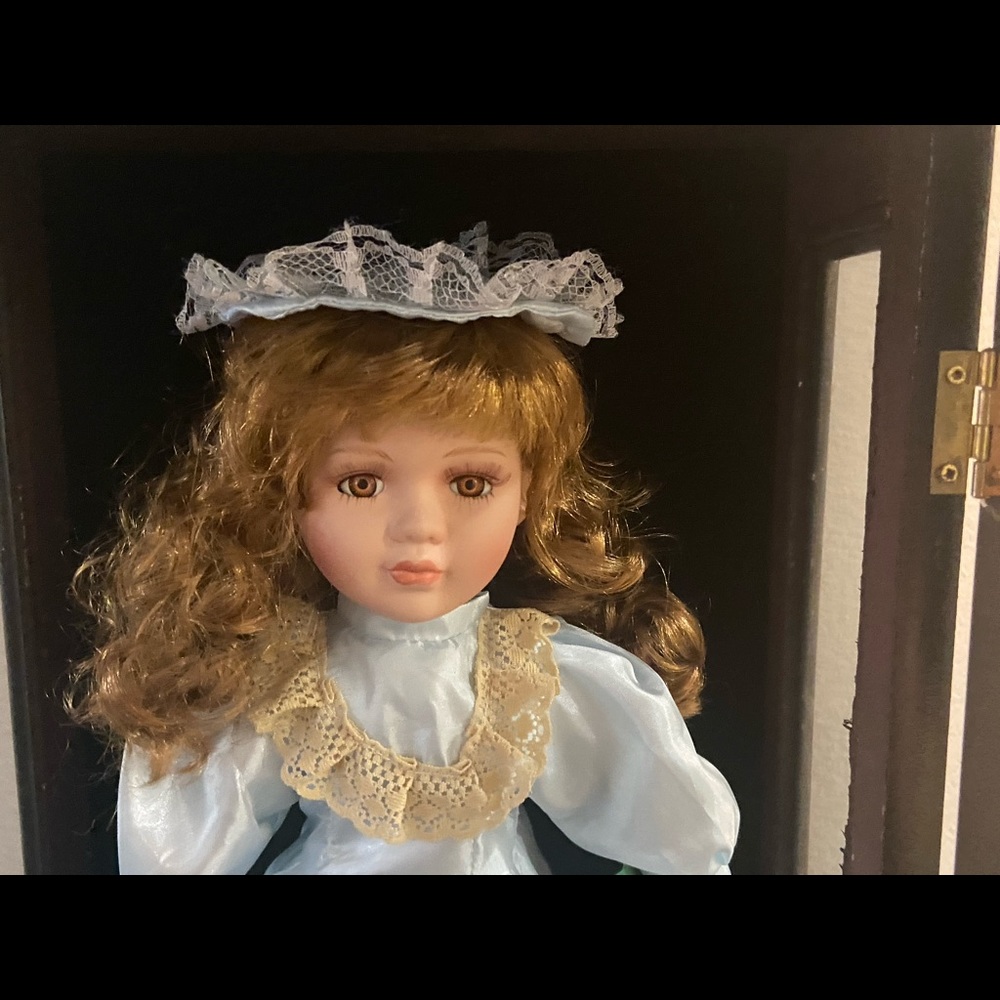 ASHLEY BELLE DOLL - Picture 9 of 10